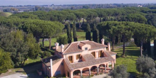 PRESTIGIOSA TENUTA STORICA NEL PARCO DELL’APPIA ANTICA
